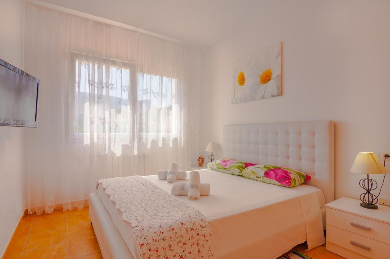 Villas Guzman-Grinev Calp Extérieur photo